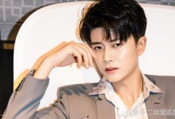 任嘉伦综艺吃瓜照片视频,趣味互动解锁新表情