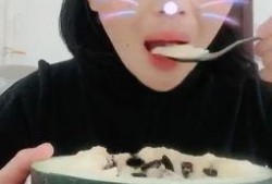 大半夜吃瓜玩的视频,揭秘大半夜的娱乐视频魅力