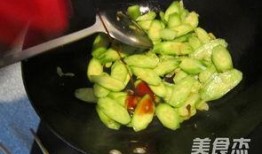 松瓜能不能炒着吃呢视频,家常炒松瓜教程