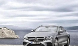 奔驰c260l深夜副驾驶原声视频吃瓜,吃瓜群众热议真相！