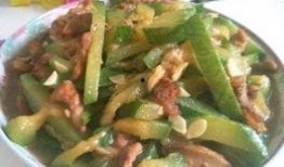 肉宝宝吃炒小瓜做法视频,家常快手菜，营养美味一步到位