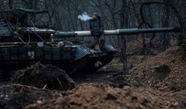 乌军吃瓜开炮视频大全,视频大全揭秘战场真实瞬间