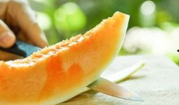 蜜瓜可以挖着吃吗视频,挖着吃的神奇体验