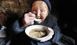 老太吃瓜暴毙视频大全,老太吃瓜暴毙视频大盘点