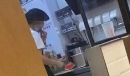 戴手套吃瓜视频,解锁夏日清凉新姿势！