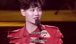 任嘉伦综艺吃瓜照片视频,趣味互动解锁新表情