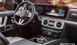 奔驰c260l深夜副驾驶原声视频吃瓜,吃瓜群众热议真相！