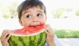 带你吃瓜搞笑视频滑滑梯,带你笑翻带你吃