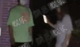 美女吃瓜被打视频,网络暴力事件引发社会关注