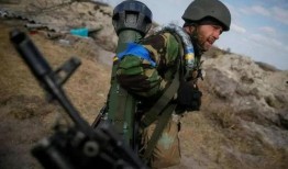 乌军吃瓜开炮视频大全,视频大全揭秘战场真实瞬间