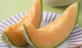 吃哈密瓜吗搞笑原视频,笑料百出，趣味横生！