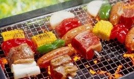 烧烤档烧水瓜怎么吃视频,清爽一夏，烧烤配水瓜，美味升级！