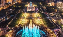 泉城广场吃瓜事件视频,一场引发热议的街头冲突瞬间