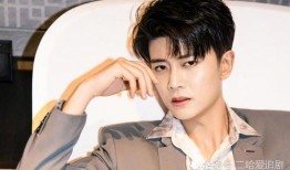 任嘉伦综艺吃瓜照片视频,趣味互动解锁新表情