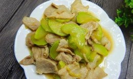 肉宝宝吃炒小瓜做法视频,家常快手菜，营养美味一步到位