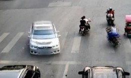 吃瓜司机撞车视频大全,惊险瞬间！吃瓜司机撞车视频大全回顾