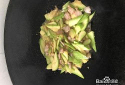 肉宝宝吃炒小瓜做法视频,家常快手菜，营养美味一步到位