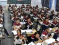 丈夫摆摊吃瓜视频,丈夫摆摊吃瓜，温馨日常引网友热议