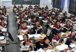 丈夫摆摊吃瓜视频,丈夫摆摊吃瓜，温馨日常引网友热议