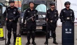 特警队员吃瓜视频大全,揭秘特警队员吃瓜瞬间，趣味横生！