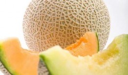 吃哈密瓜吗搞笑原视频,笑料百出，趣味横生！